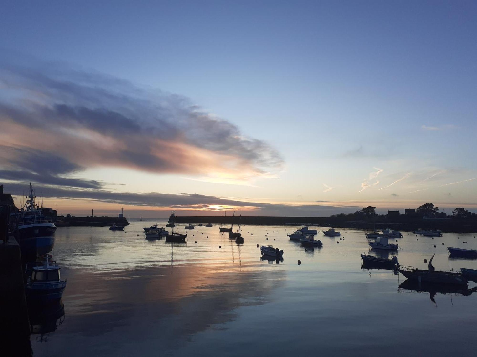 Le Mora Hotes Barfleur Extérieur photo