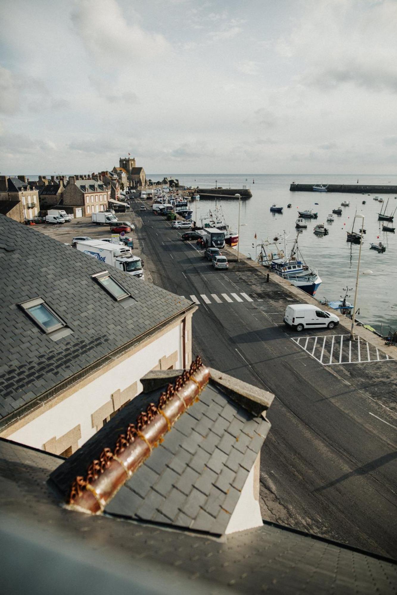Le Mora Hotes Barfleur Extérieur photo