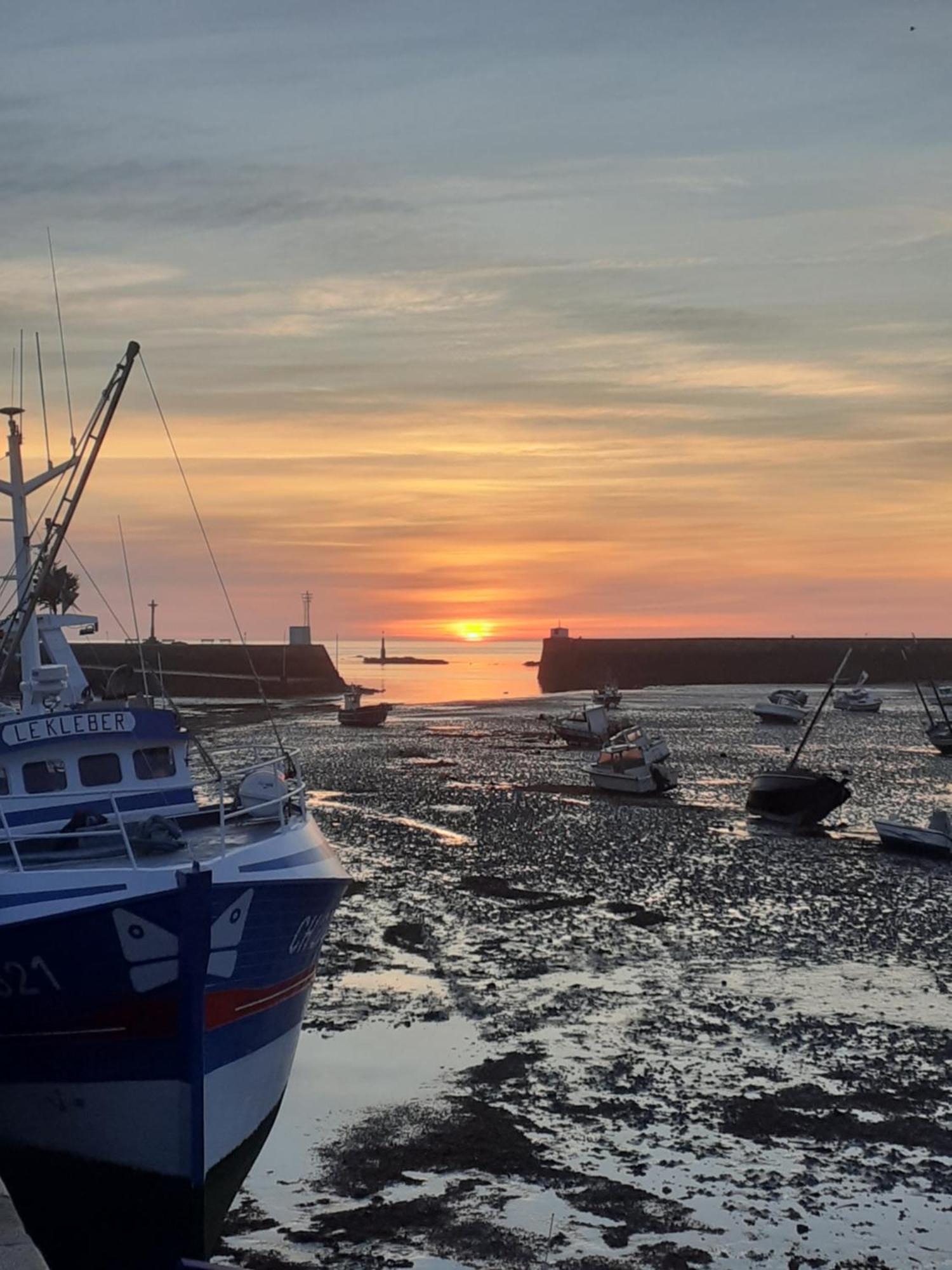 Le Mora Hotes Barfleur Extérieur photo