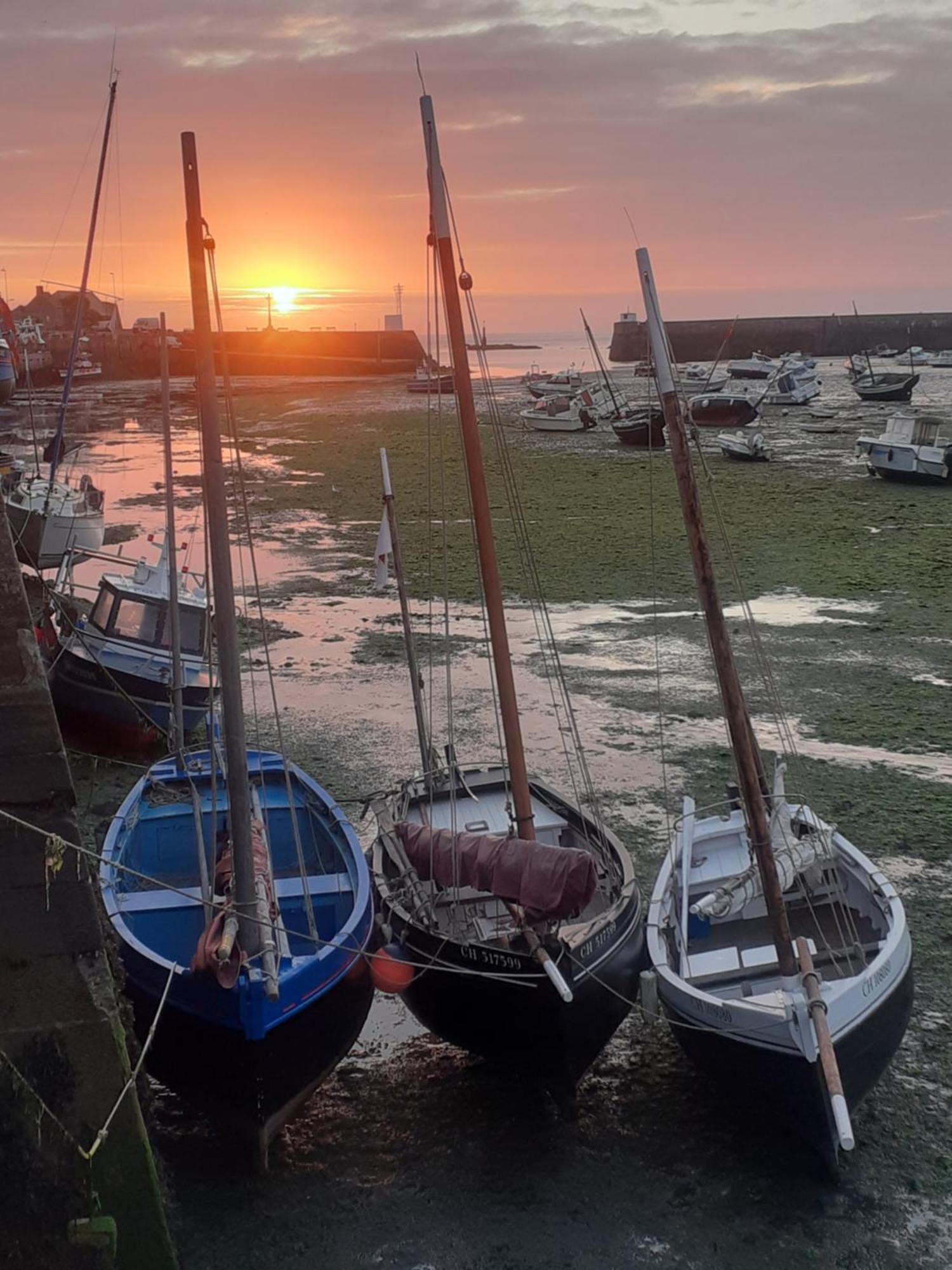 Le Mora Hotes Barfleur Extérieur photo